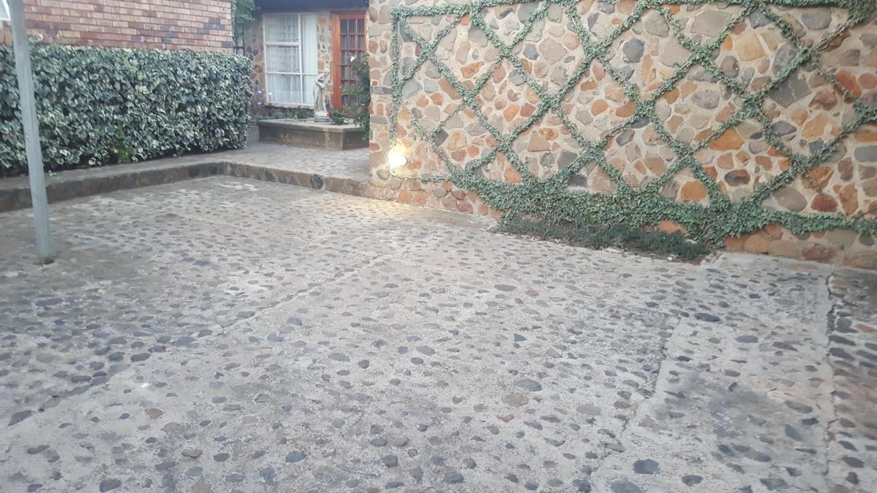 Gemsbok Cottage ベスレヘム エクステリア 写真